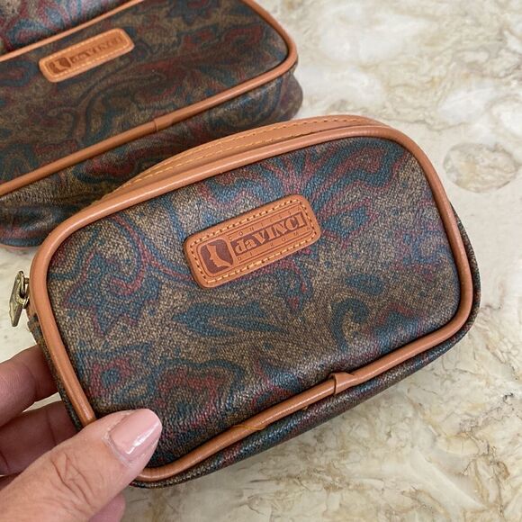 Contessa Da Vinci Paisley Print Faux Leather Crossbody & 2 Matching Clutches - Picture 9 of 15